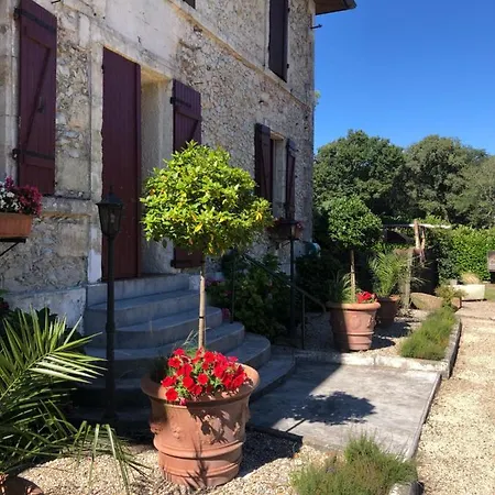 La Maison Des Ateliers Couette-café 3*