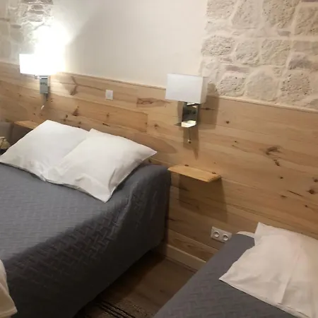 La Maison Des Ateliers2 Le Bourg Route De Sabres 3* Solférino