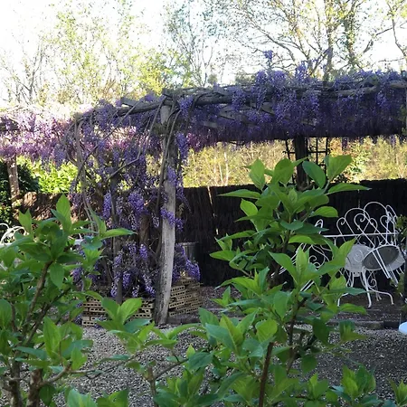 La Maison Des Ateliers Bed & Breakfast Solférino