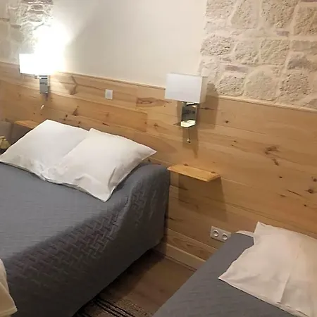 La Maison Des Ateliers2 Le Bourg Route De Sabres Bed & Breakfast Solférino